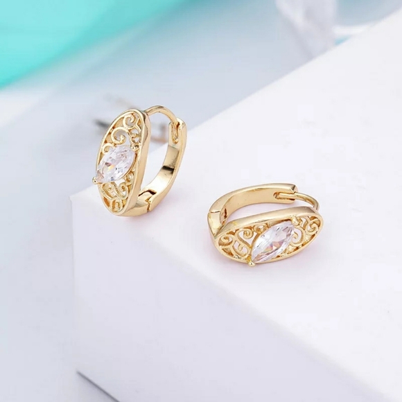 18K Gold Plated Australian CZ Crystals - Picture 2 of 6